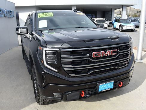 Certified 2025 GMC Sierra 1500 AT4 w/ Technology Package image 9
