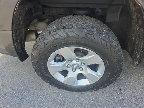 Used 2019 RAM 1500 Big Horn AWD/4WD image 15