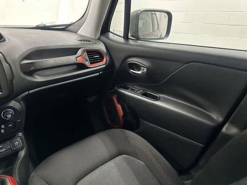 Used 2021 Jeep Renegade Trailhawk AWD/4WD image 13