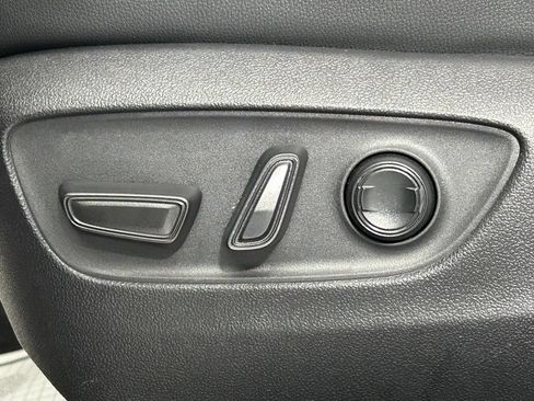 Used 2025 Toyota Grand Highlander AWD Hybrid image 35