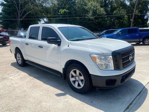 Used 2017 Nissan Titan S RWD image 5