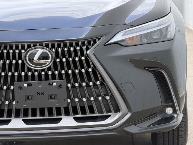 Used 2025 Lexus NX 250 FWD w/ Accessory Package (Z2) image 7