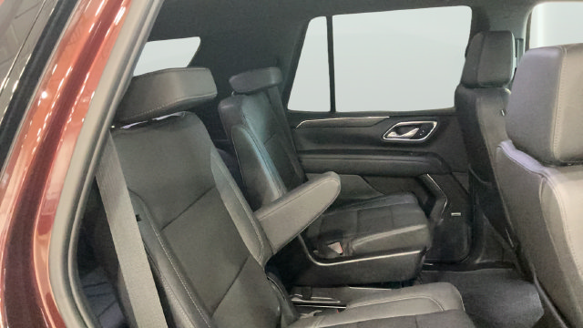 Used 2023 Chevrolet Tahoe Z71 w/ Luxury Package AWD/4WD image 16