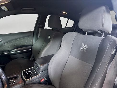 Used 2018 Dodge Charger R/T Scat Pack image 5