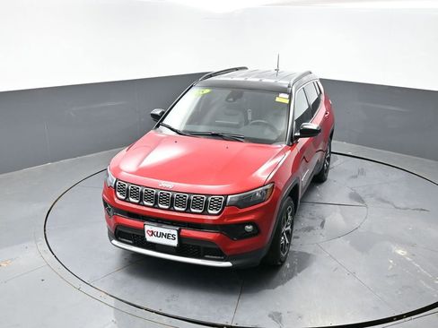 Used 2025 Jeep Compass Limited AWD/4WD image 45