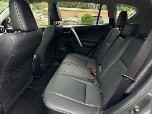 Used 2018 Toyota RAV4 Limited FWD image 15