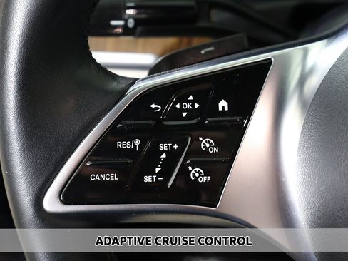 Used 2023 Mercedes-Benz C 300 4MATIC Sedan w/ Exclusive Trim Package image 4