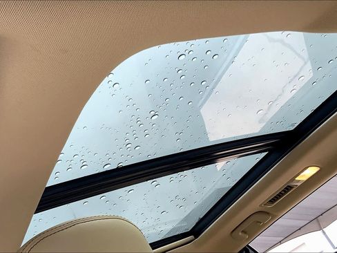 Used 2017 Toyota Highlander Limited Platinum FWD image 13