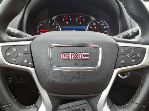 Used 2024 GMC Terrain SLT image 15