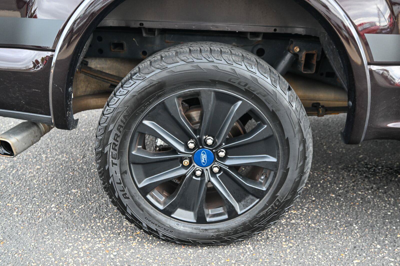 Used 2020 Ford F150 XLT w/ Equipment Group 302A Luxury AWD/4WD image 14