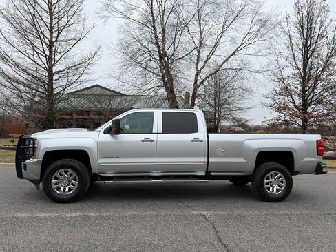 Used 2018 Chevrolet Silverado 2500 LT w/ LT Convenience Package image 2