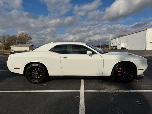 Used 2022 Dodge Challenger GT w/ Plus Package image 8