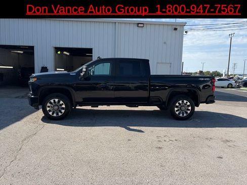 Used 2022 Chevrolet Silverado 2500 Custom w/ Custom Value Package AWD/4WD image 2