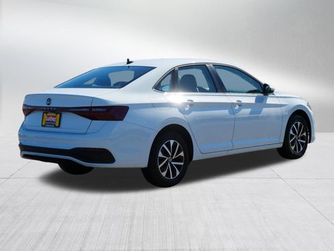 Used 2025 Volkswagen Jetta S image 7