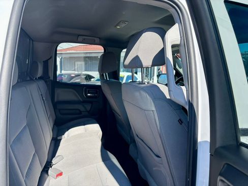 Used 2018 Chevrolet Silverado 1500 Custom w/ Custom Value Package image 18