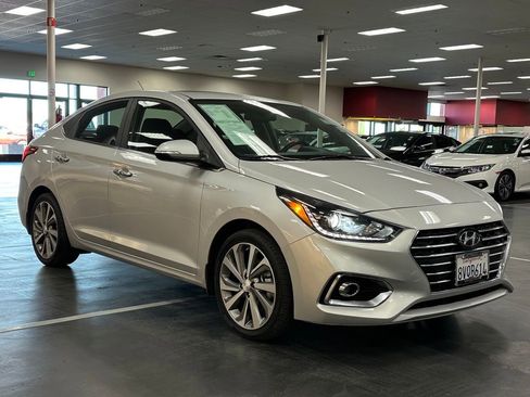 Used 2021 Hyundai Accent Limited image 8