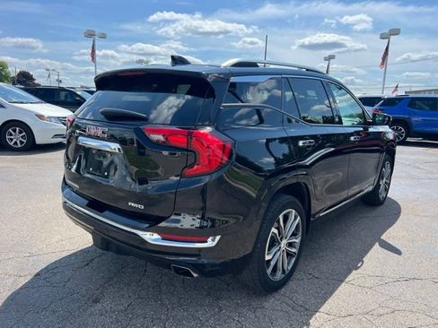 Used 2020 GMC Terrain Denali w/ Denali Premium Package AWD/4WD image 5