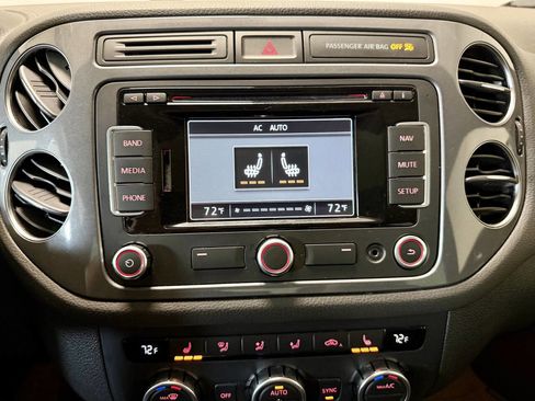 Used 2014 Volkswagen Tiguan S image 15