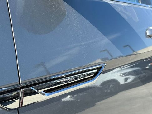 New 2026 Volkswagen Atlas Cross Sport SE FWD image 5