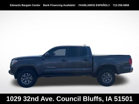 Used 2017 Toyota Tacoma SR5 w/ Tow Package AWD/4WD image 4
