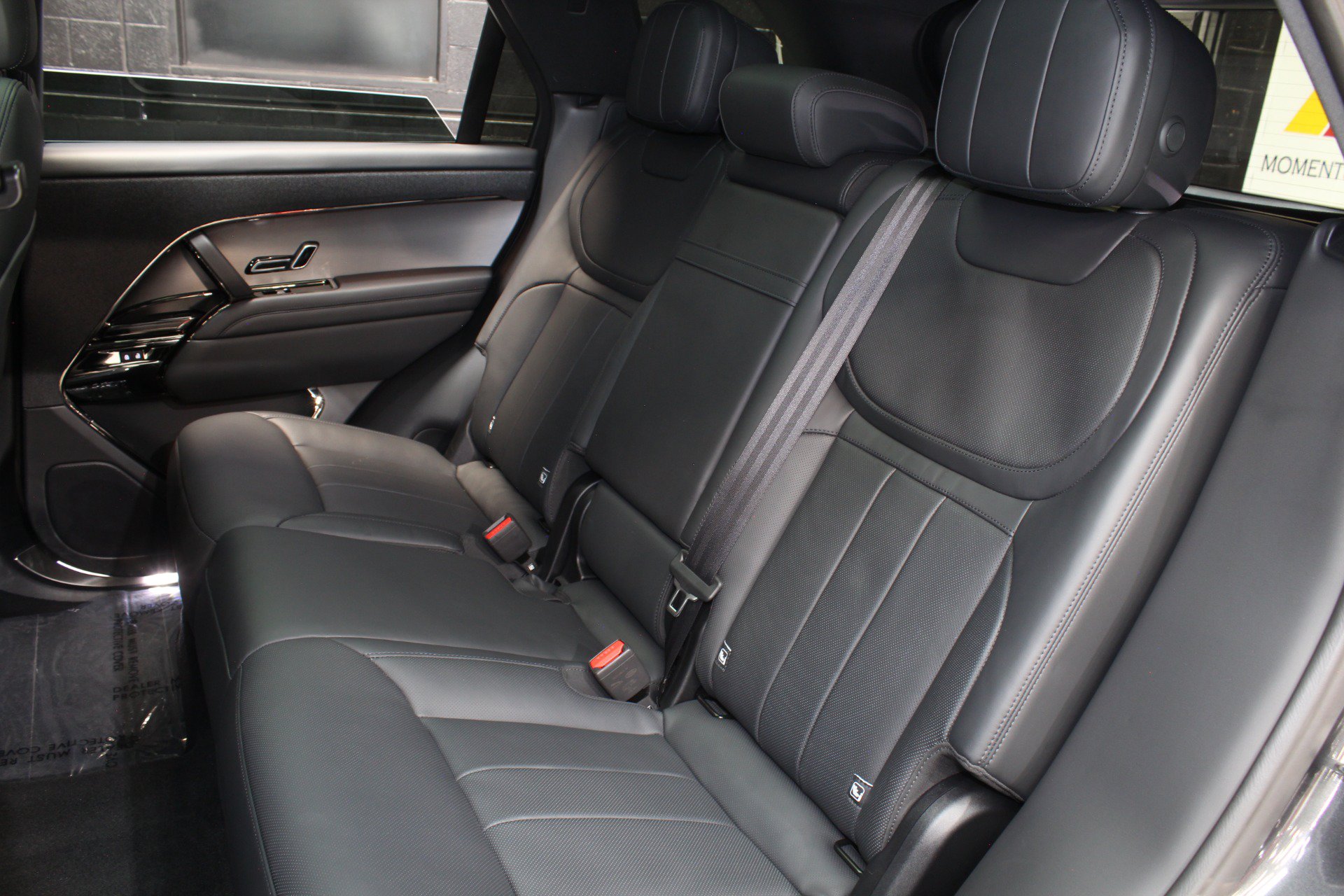 Used 2025 Land Rover Range Rover Sport SE AWD/4WD image 45