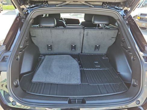 Used 2024 Chevrolet Equinox EV RS FWD image 26