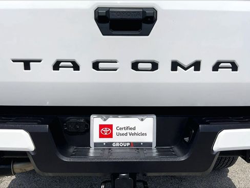 Used 2025 Toyota Tacoma SR5 RWD image 10