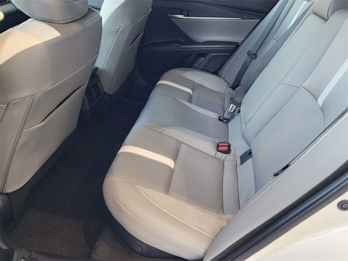 Used 2025 Toyota Camry SE image 14