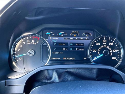 Used 2015 Ford F150 Lariat w/ Equipment Group 502A Luxury image 12