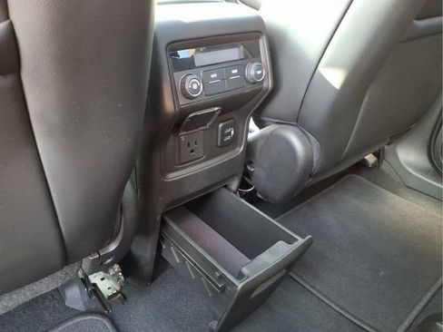 Used 2018 GMC Acadia SLT image 15