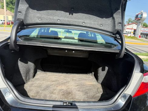 Used 2015 Toyota Camry SE FWD image 18