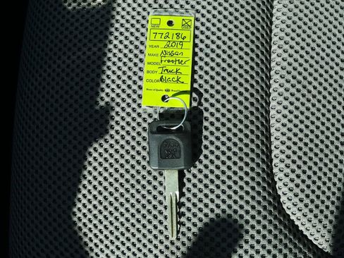 Used 2019 Nissan Frontier SV image 57