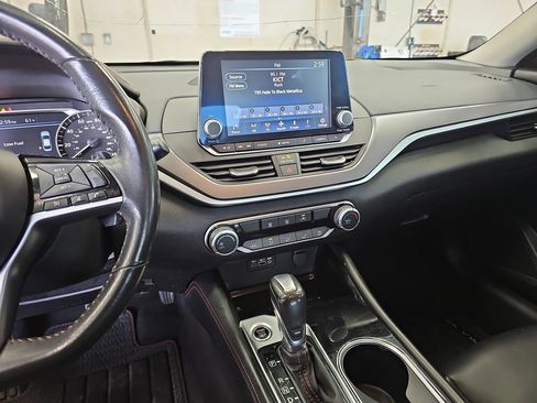 Used 2023 Nissan Altima 2.5 SR FWD image 19