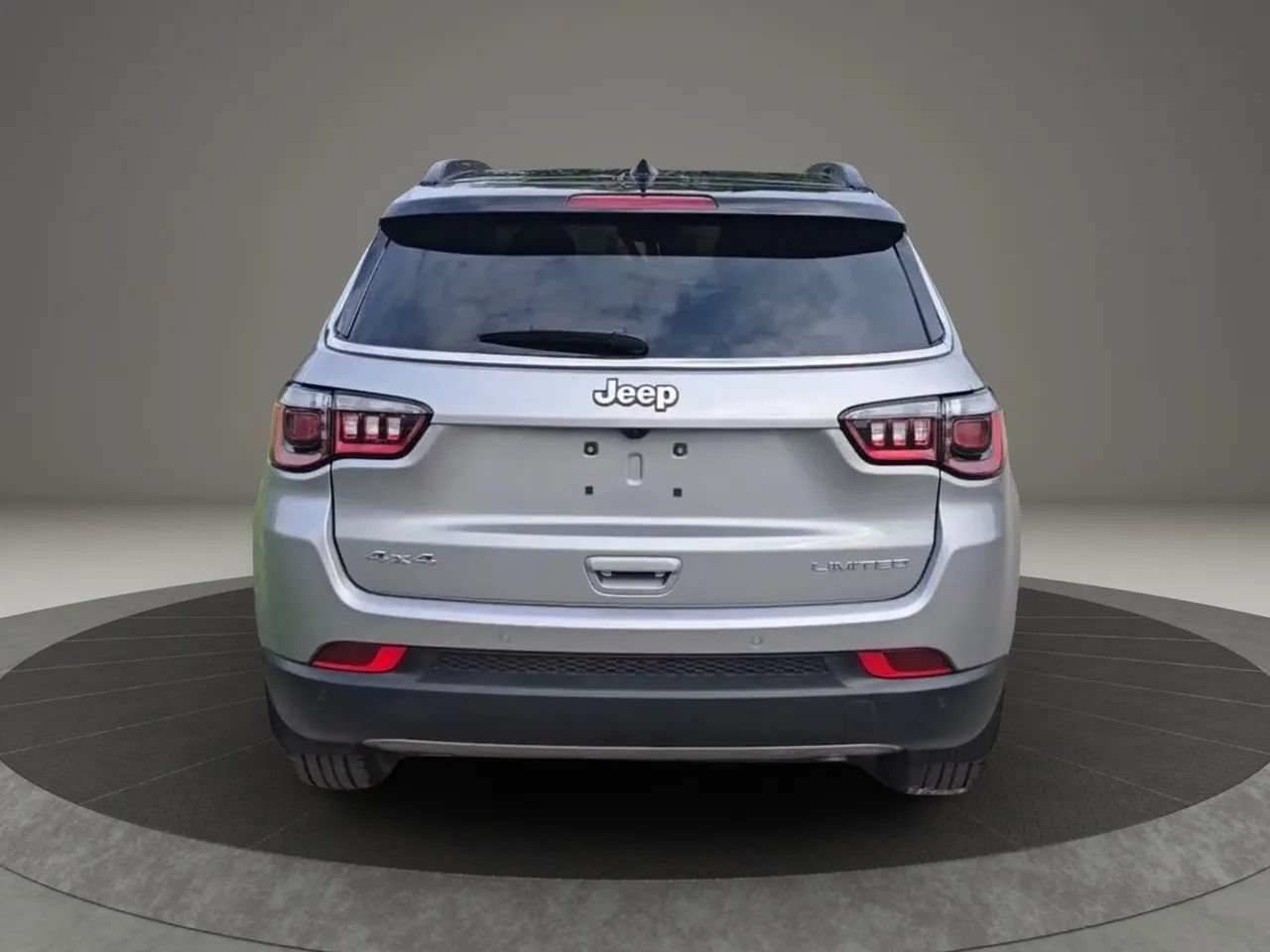 Used 2024 Jeep Compass Limited w/ Sun and Sound Group AWD/4WD image 5