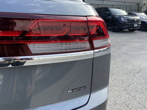 Used 2025 Volkswagen Atlas Cross Sport SE w/ Panoramic Sunroof Package image 33