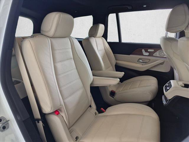 Used 2025 Mercedes-Benz GLS 580 4MATIC image 16
