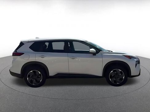 Used 2024 Nissan Rogue SV AWD/4WD image 10