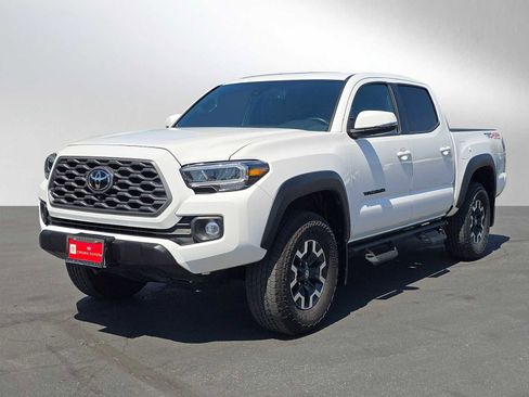 Certified 2023 Toyota Tacoma TRD Off-Road w/ TRD Premium Off Road Package AWD/4WD image 6