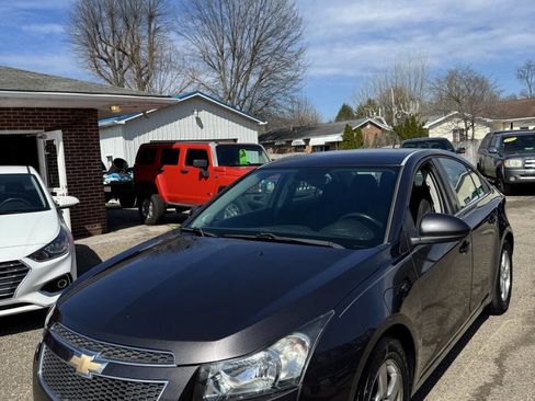 Used 2014 Chevrolet Cruze LT image 8