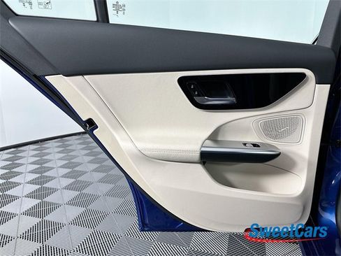 Used 2024 Mercedes-Benz C 300 4MATIC Sedan image 43