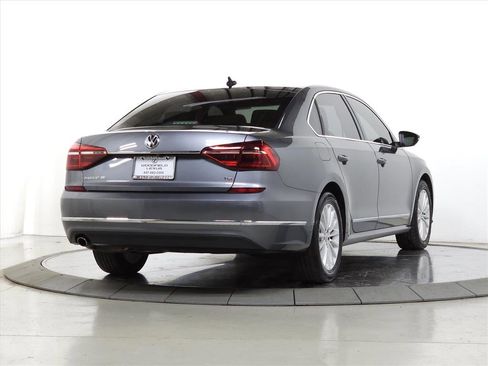 Used 2017 Volkswagen Passat 1.8T SE image 8