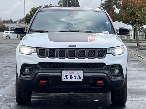 Used 2024 Jeep Compass Trailhawk image 9