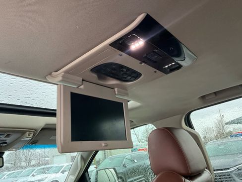 Used 2016 Cadillac Escalade ESV Premium image 38