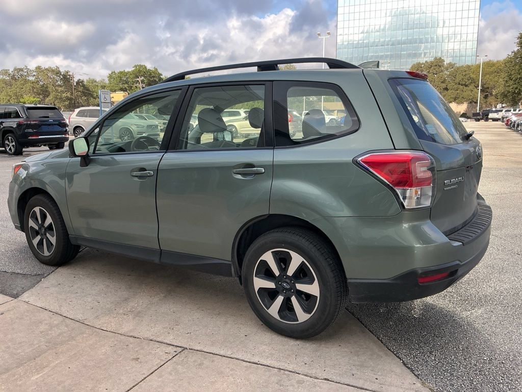 Used 2017 Subaru Forester 2.5i w/ Alloy Wheel Package AWD/4WD image 3