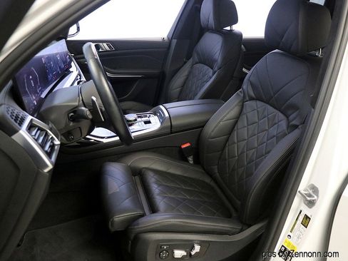 Certified 2023 BMW X7 xDrive40i w/ M Sport Package image 10