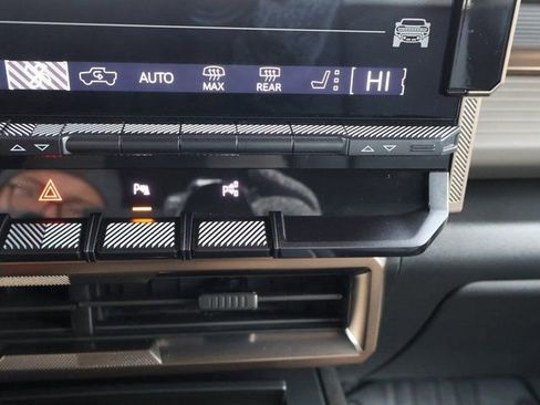 Certified 2025 GMC Hummer EV 2X AWD/4WD image 34