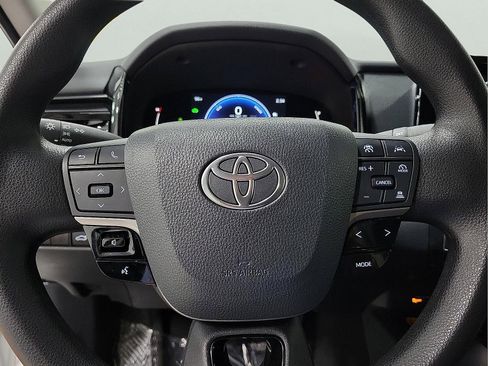 Certified 2025 Toyota Camry LE image 17