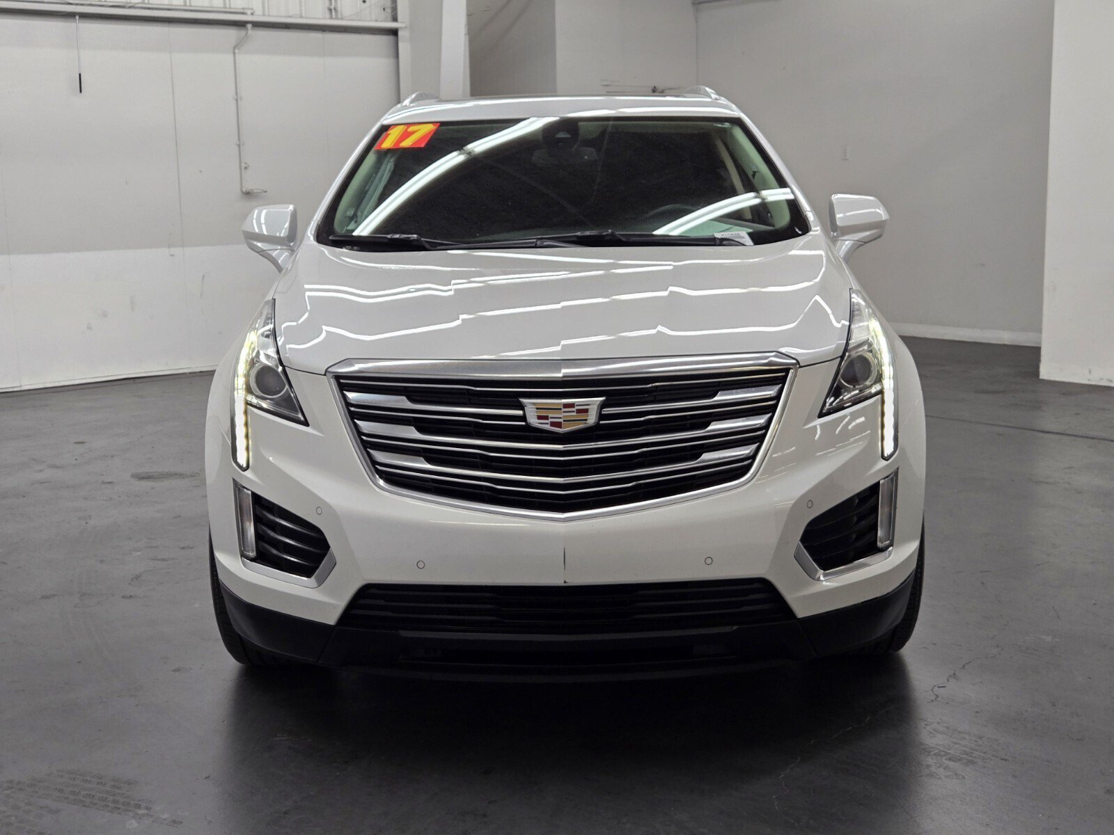 Used 2017 Cadillac XT5 Luxury w/ Driver Awareness Package AWD/4WD image 5