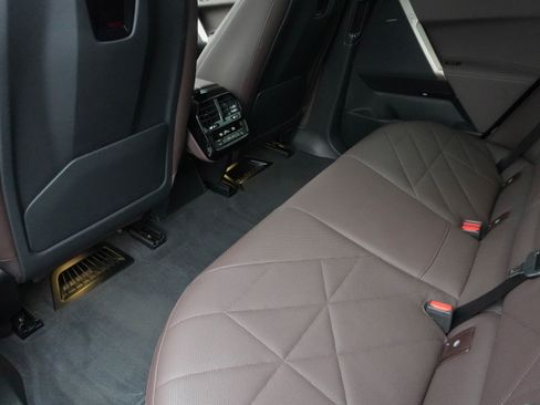 Used 2023 BMW iX xDrive50 w/ Sport Package image 30