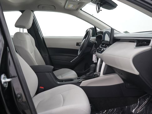 Used 2023 Toyota Corolla Cross L AWD/4WD image 12